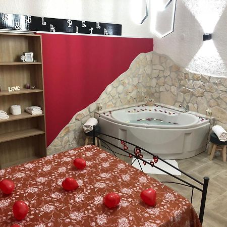 La Pietra Hotell Bari Eksteriør bilde